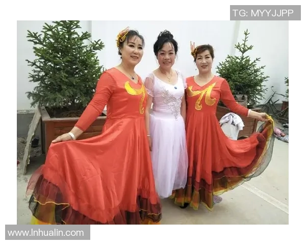 足球明星与中国舞女的完美结合展现魅力与风采的精彩瞬间 足球明星与中国舞女的完美结合展现魅力与风采的精彩瞬间